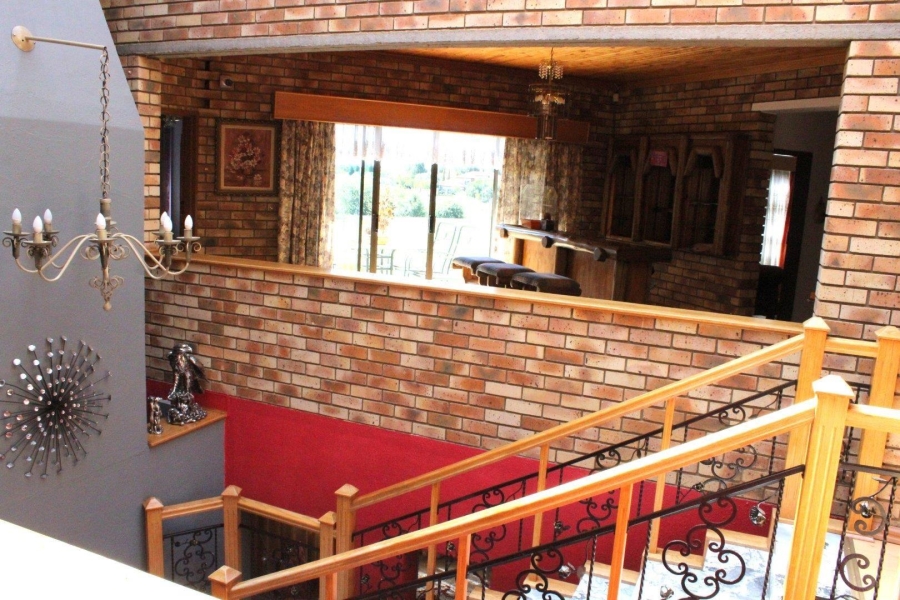6 Bedroom Property for Sale in Van Der Hoff Park North West